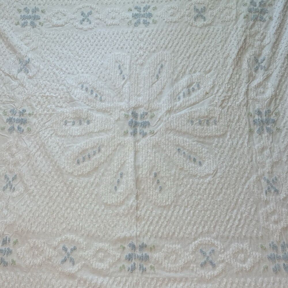 Vintage Floral Chenille Bedspread Fringe Edge 102x96
